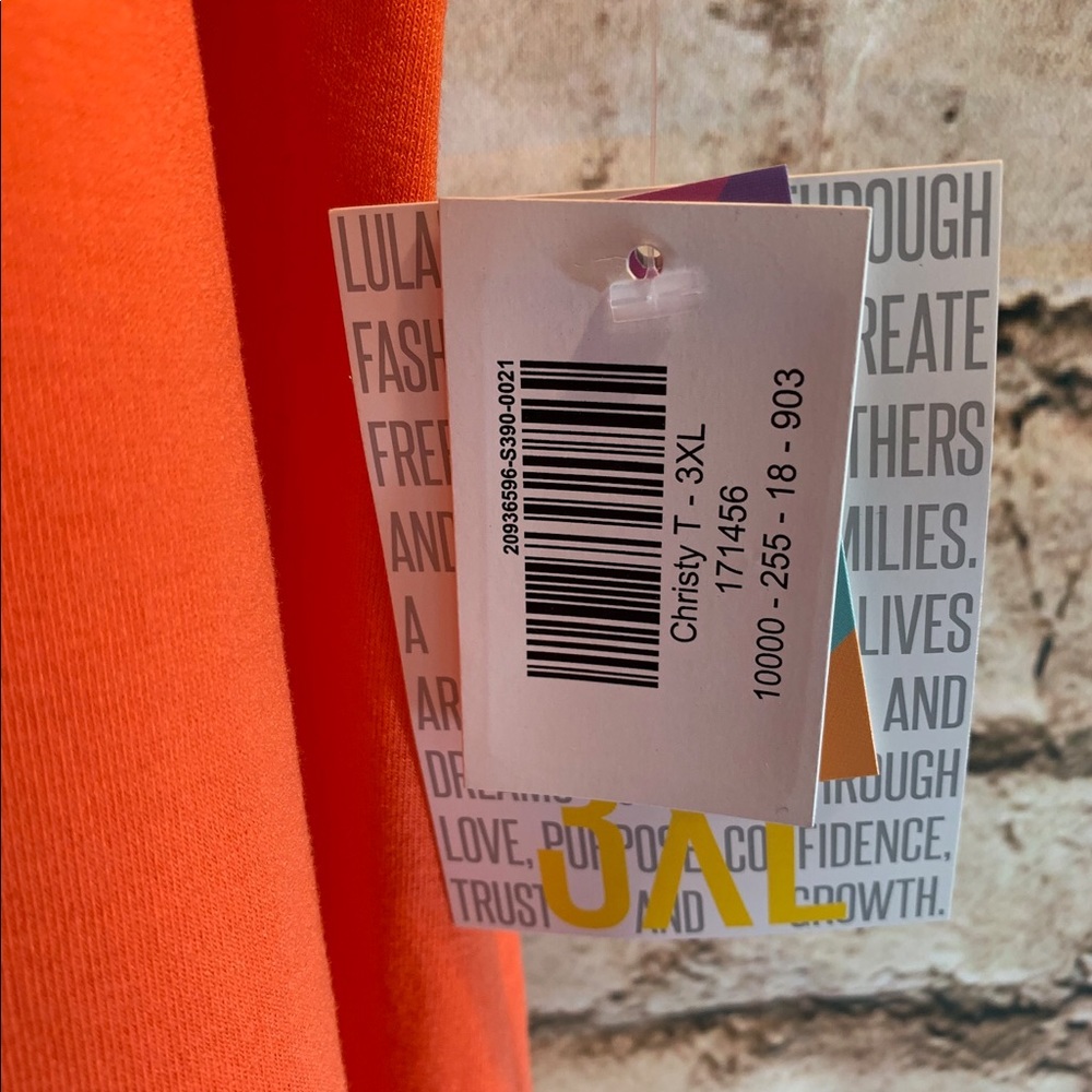 NWT LuLaRoe Christy T - Picture 2 of 2